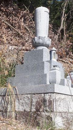 倒壊墓石の復旧工事